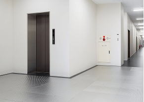 工場の階段・床